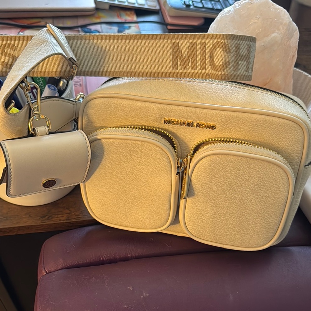 Michael Kors Cream Crossbody Bag - Picture 2 of 3